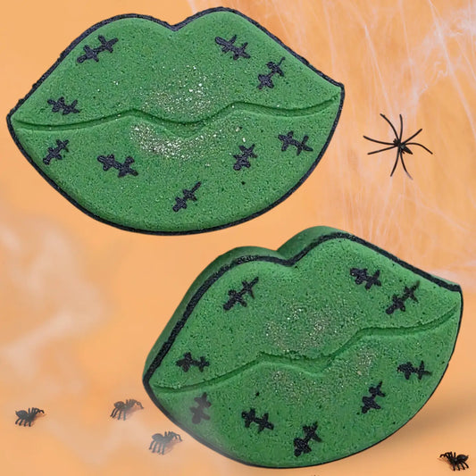 Green Halloween Lips Bath Bomb
