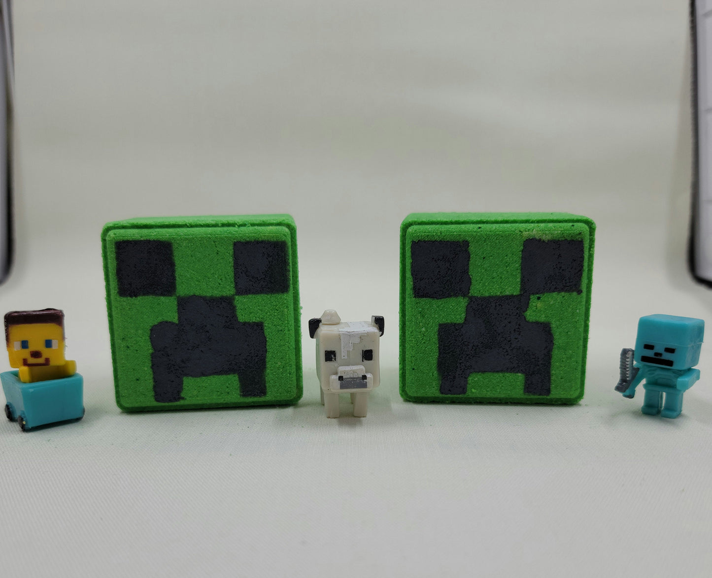 MineBomb Minecraft bath bomb with Surprise Toy Inside,Kids Bath Bomb,Bath Bomb,Boy Bath Bomb,Surprise Bath Bomb,Toy Bath Bomb